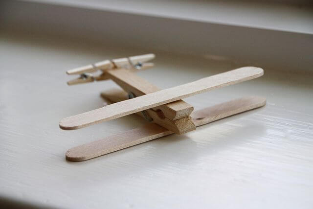 木衣夹制作的飞机
